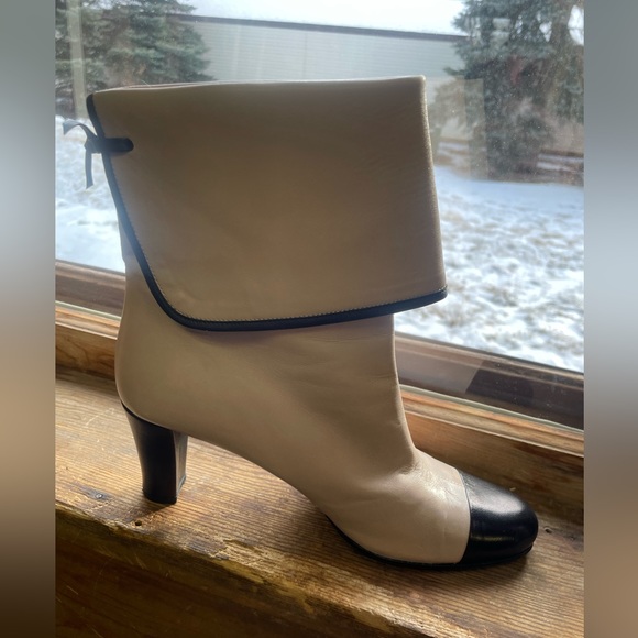 🖤Great USED Condition 39(9.5) Taryn Rose Chanel like booties🔥 - Picture 15 of 16